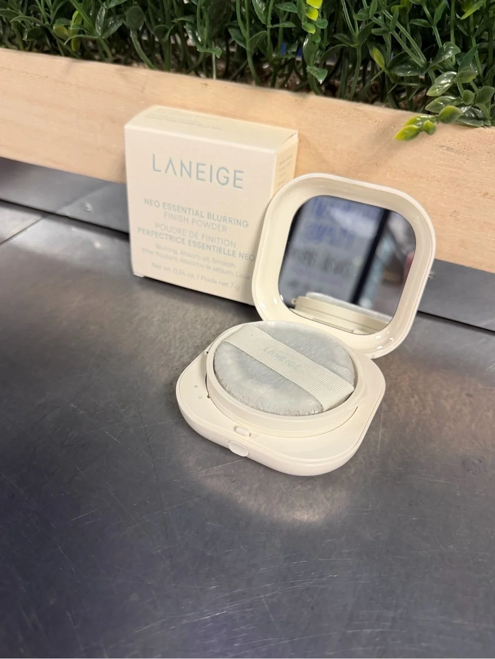 LANEIGE Neo Blurring Powder Compact (NEW!)